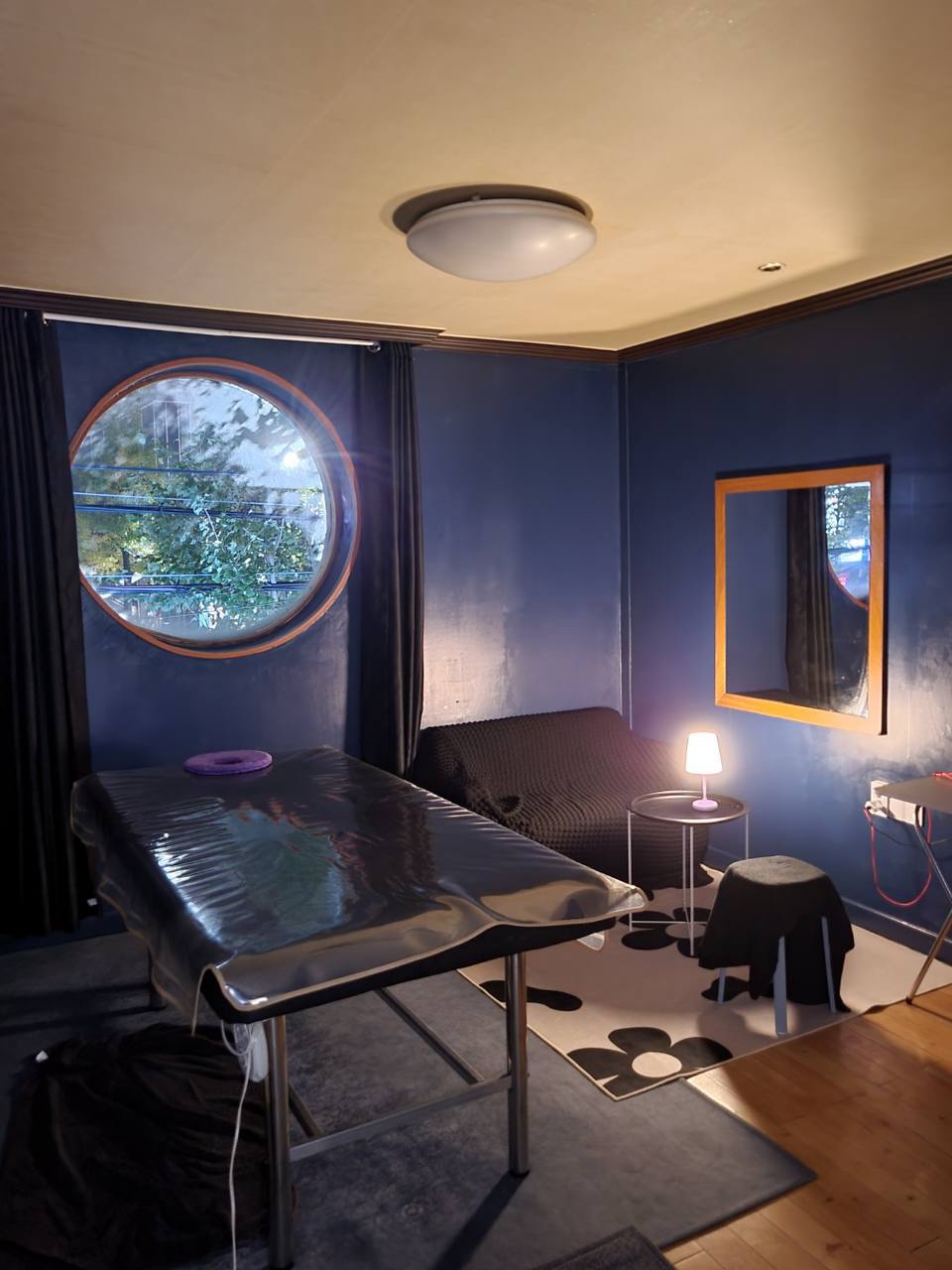 홀릭스웨디시 매장 이미지